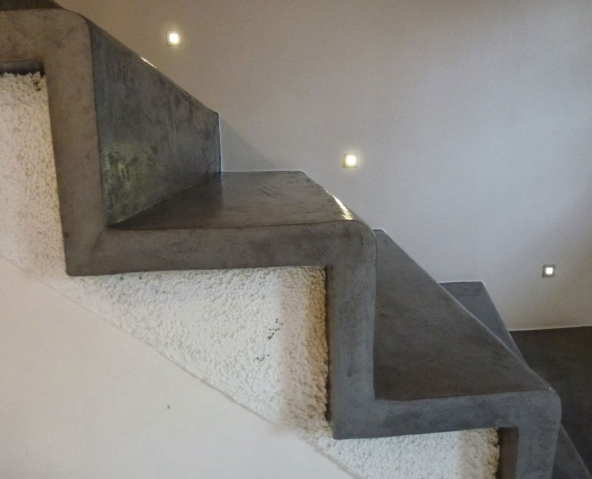 escalier-détail-béton-ciré-spatulé-goussainville95